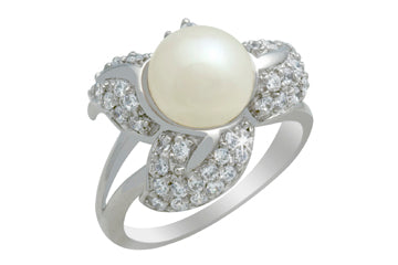 18/25 Carat White Gold Pearl and Diamond Ring Alain Raphael