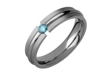 Bague en titane sertie de tension 1/10 carat avec diamant bleu ciel